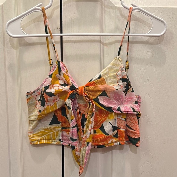 aerie Tops - Floral Multicolor Spring Women's Blouse